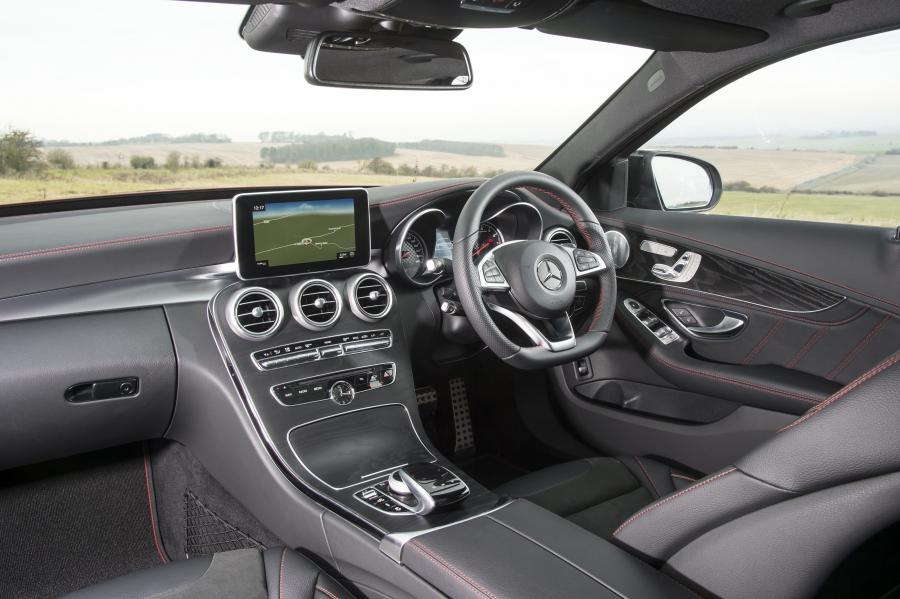 Интерьер Mercedes-AMG C43 4Matic 2016 года  (UK) (фото 26 из 28)